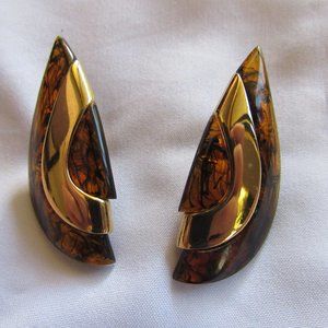 Vintage Root Beer Lucite and Metal Clip On Earring